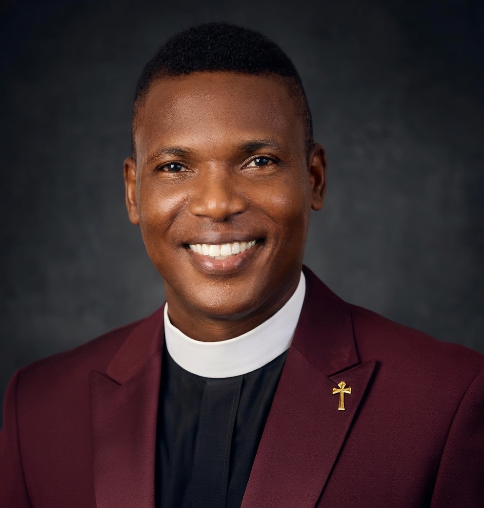 Dr Olatunji Olubayo - Lead Pastor